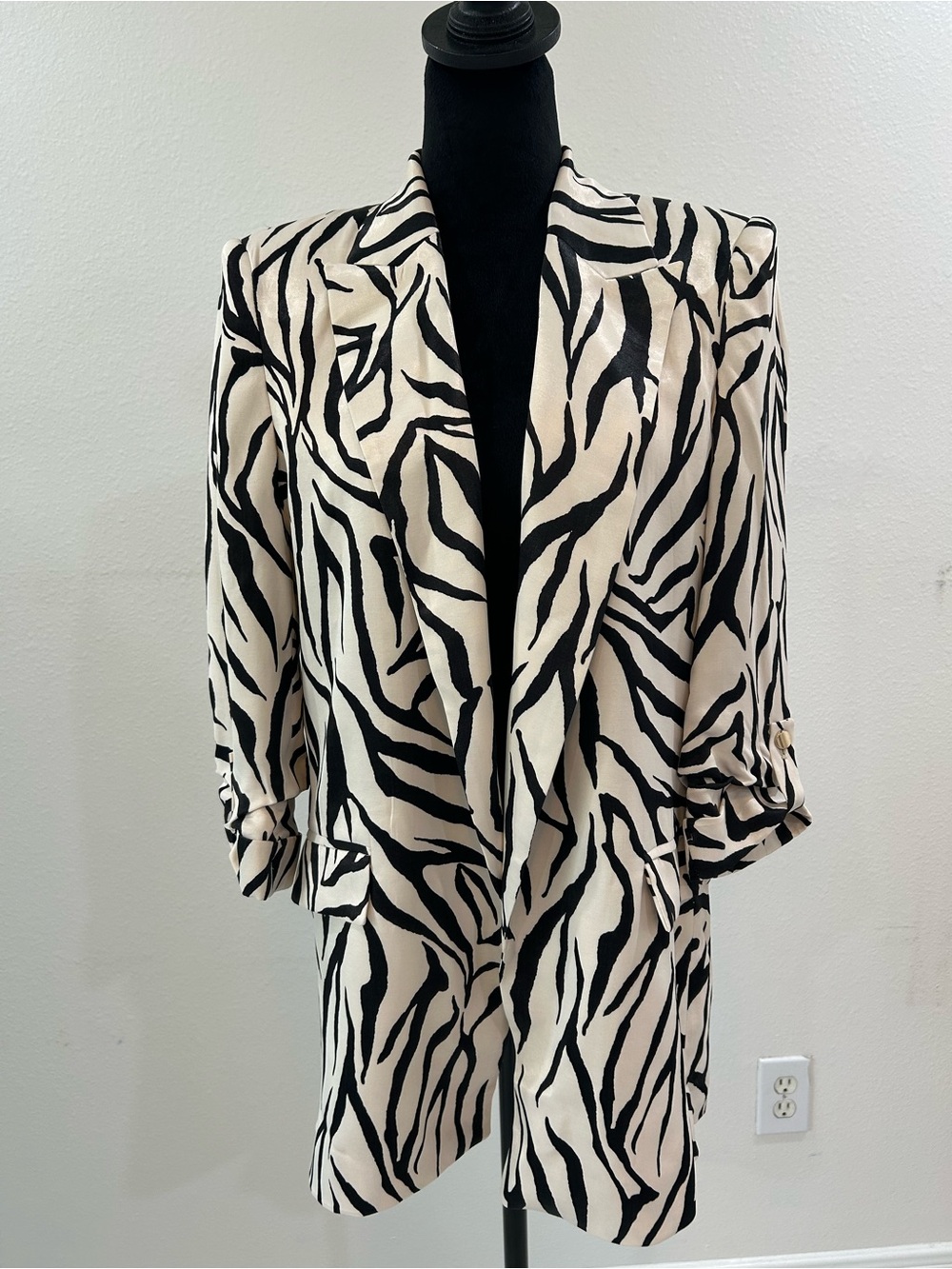 Zara Cream and Black Zebra-Print Open Blazer Jacket And 3/4 Sleeves, Sz S, NWT - Picture 2 of 8